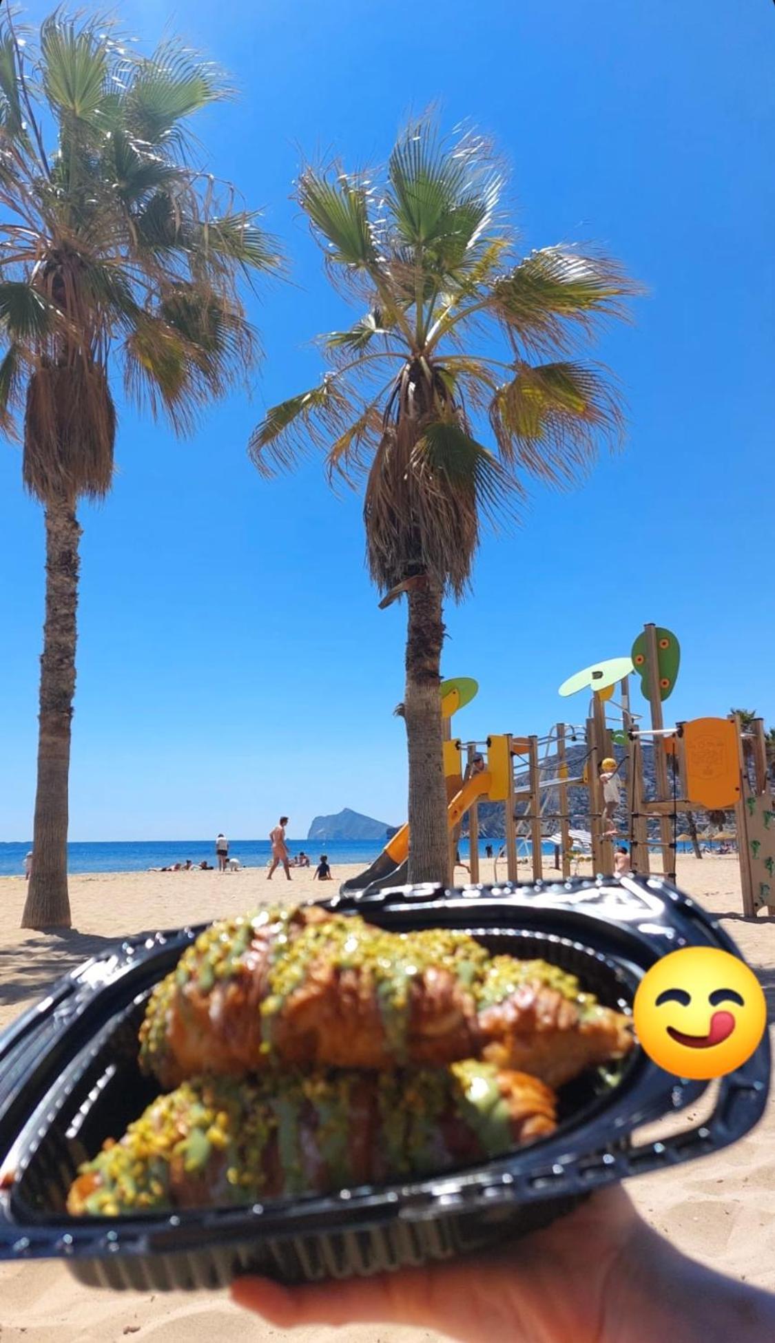 Natalie Calpe Sun 100M To The Beach Center Exterior foto