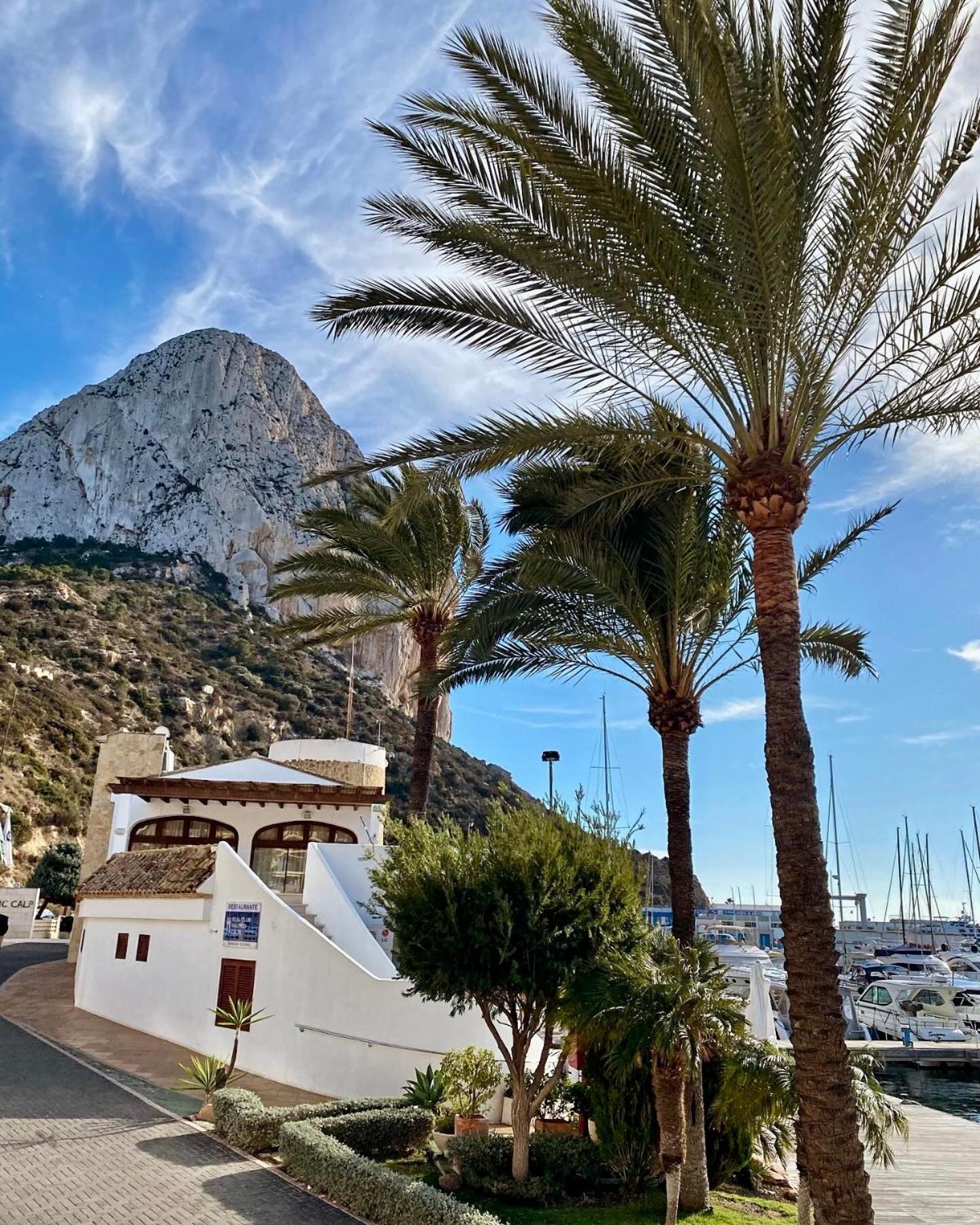 Natalie Calpe Sun 100M To The Beach Center Exterior foto
